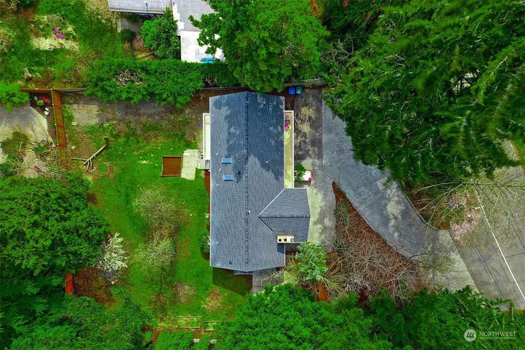 Photo of 20020 60th Avenue NE, Kenmore, WA 98028 (MLS # 2045057)