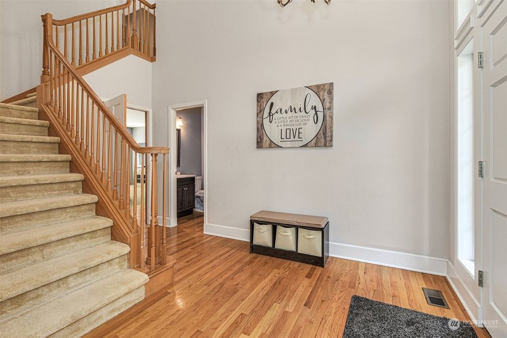 Photo of 13545 NE 54th Place, Bellevue, WA 98005 (MLS # 2070020)