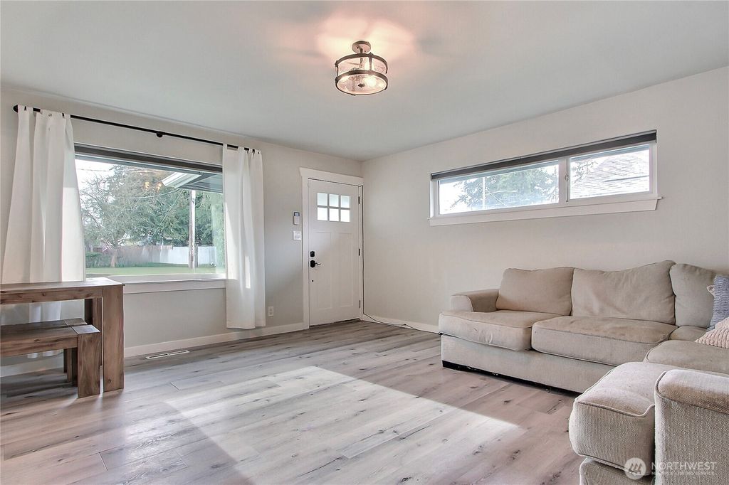 Photo of 511 S 92nd St St, Tacoma, WA 98444 (MLS # 2476394)