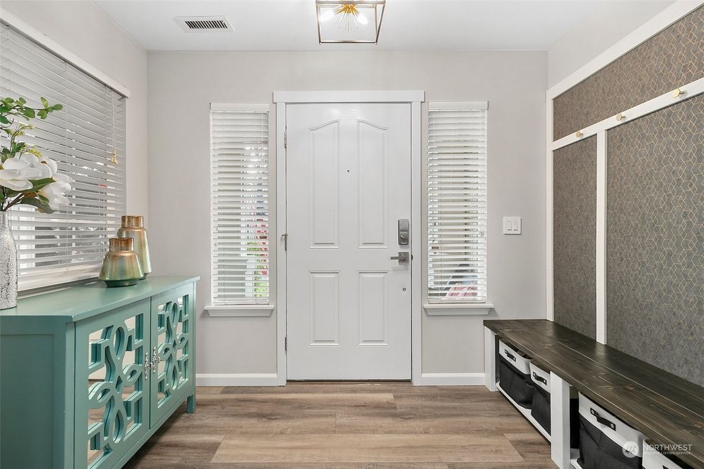 Photo of 104 Glennwood Place SE, Renton, WA 98056 (MLS # 2223433)
