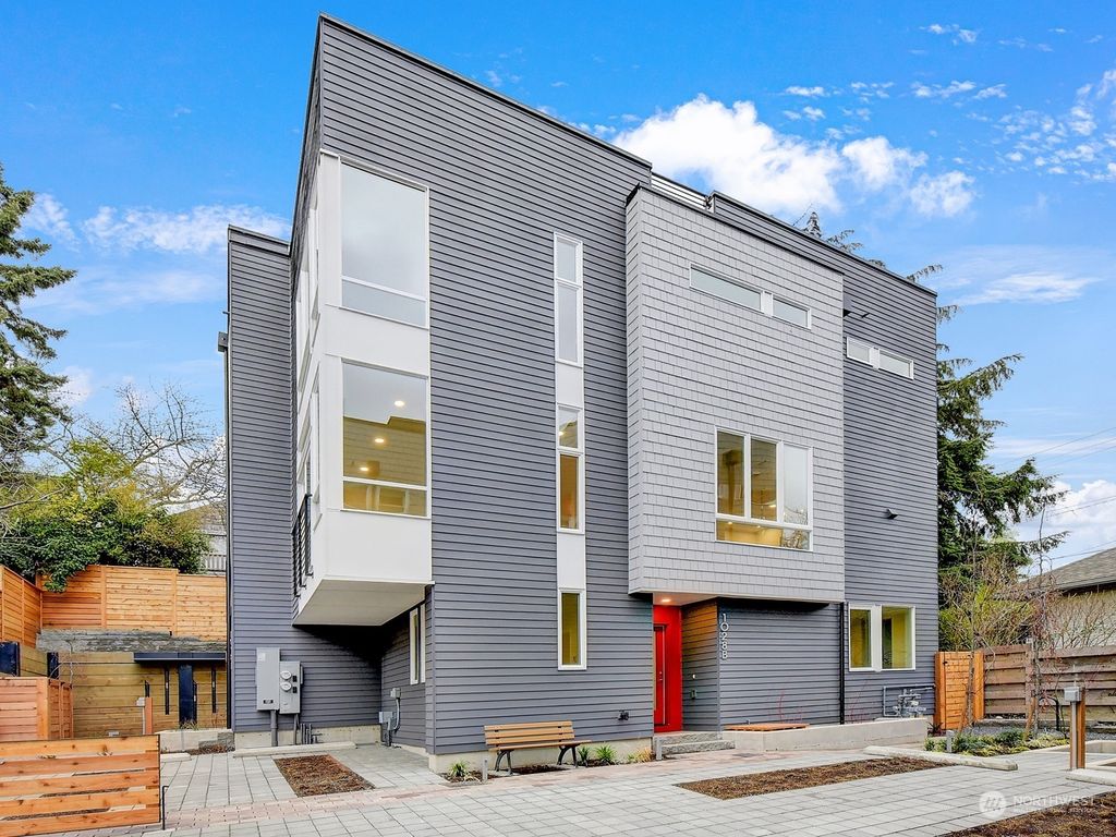 Photo of 1028 B NE 70th Street, Seattle, WA 98115 (MLS # 2035164)