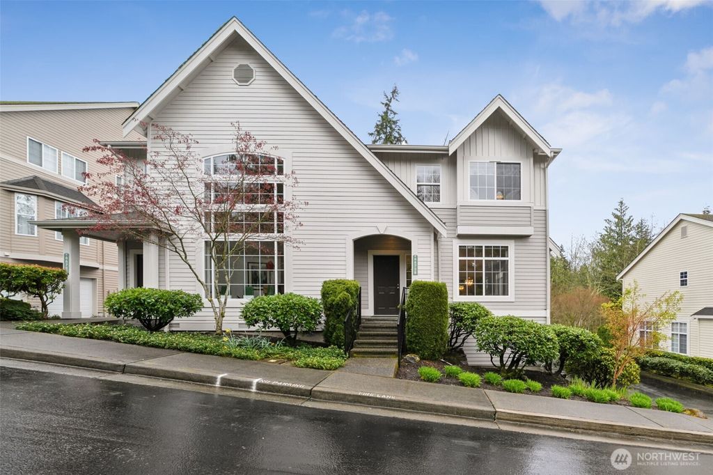Photo of 6672 161st Avenue SE #B, Bellevue, WA 98006 (MLS # 2359969)