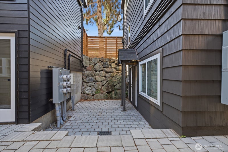 1 Dravus Street