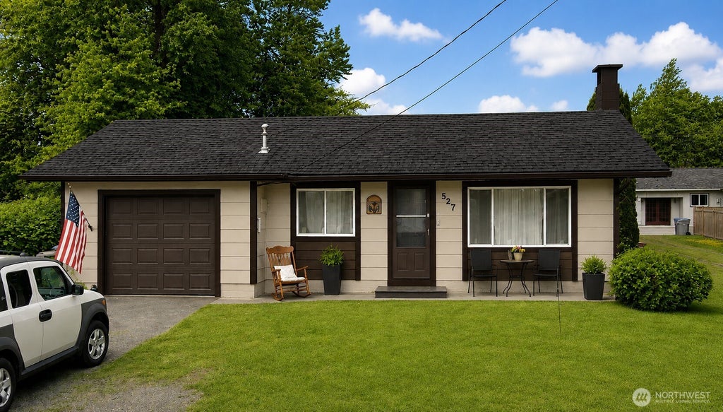 Photo of 527 Coolidge Road, Aberdeen, WA 98520 (MLS # 2537593)