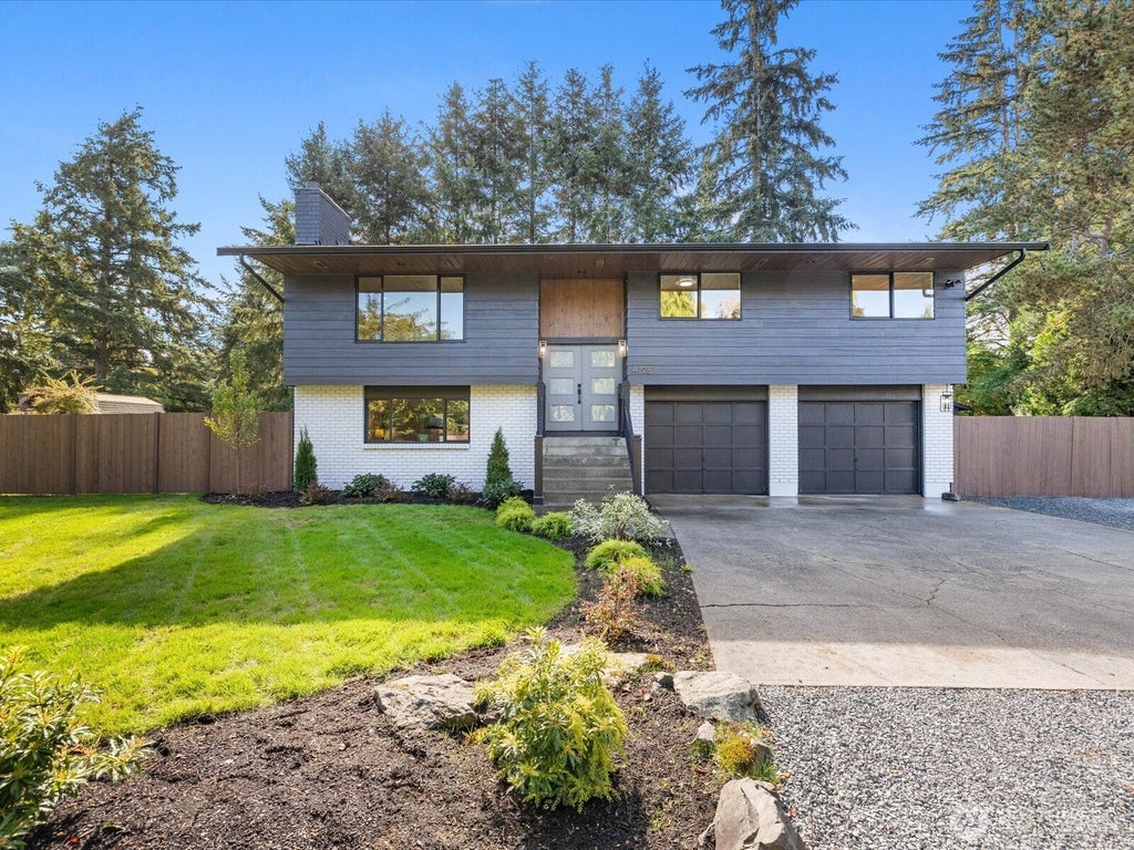 Photo of 4728 124th Place NE, Marysville, WA 98271 (MLS # 2589914)