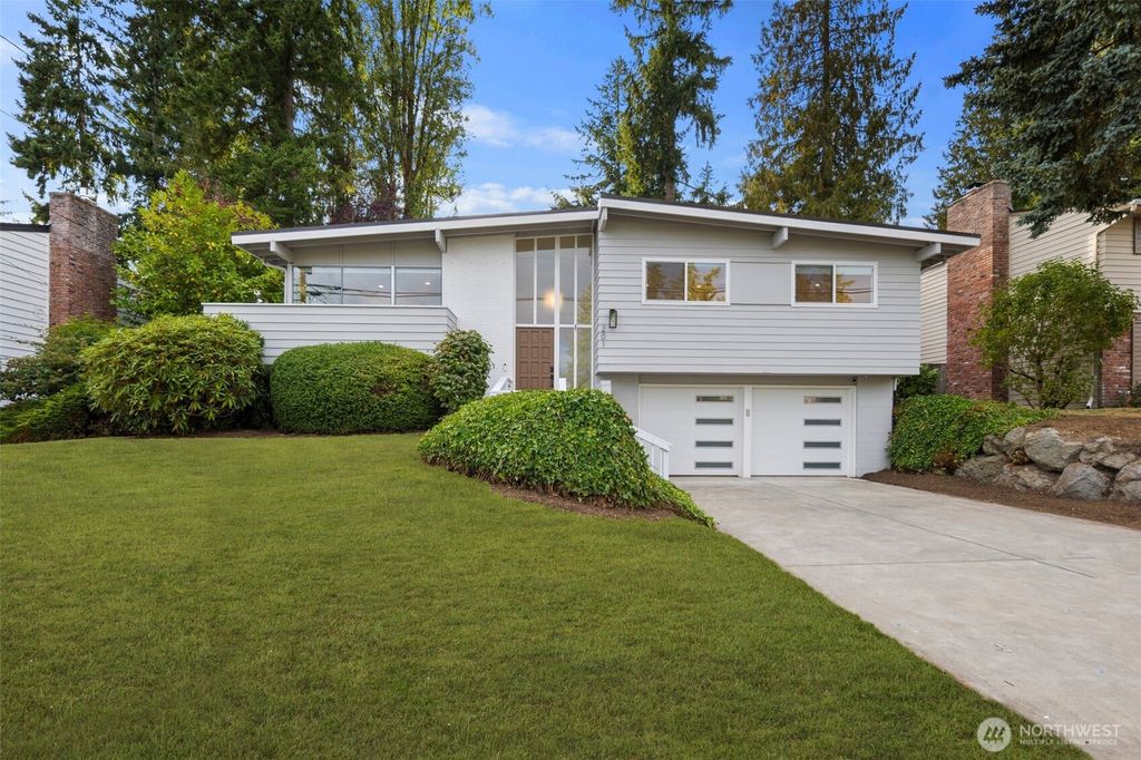Photo of 201 165th Avenue NE, Bellevue, WA 98008 (MLS # 2439329)