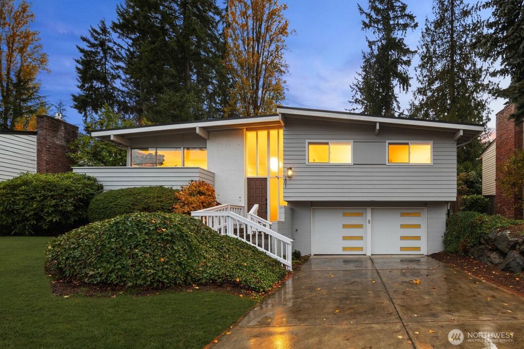 Photo of 201 165th Avenue NE, Bellevue, WA 98008 (MLS # 2439329)