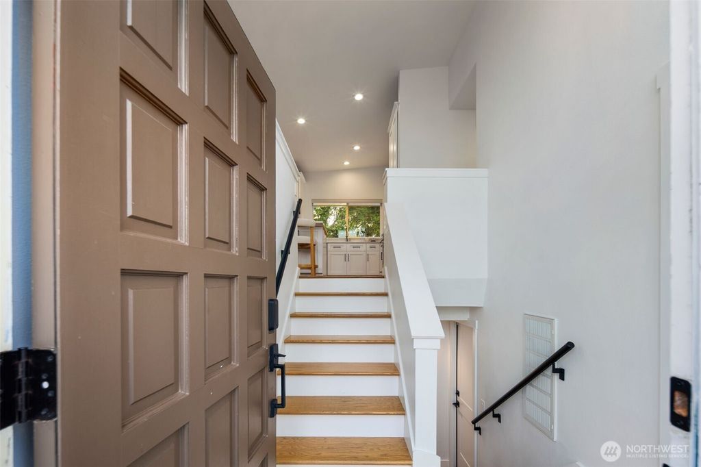 Photo of 201 165th Avenue NE, Bellevue, WA 98008 (MLS # 2439329)