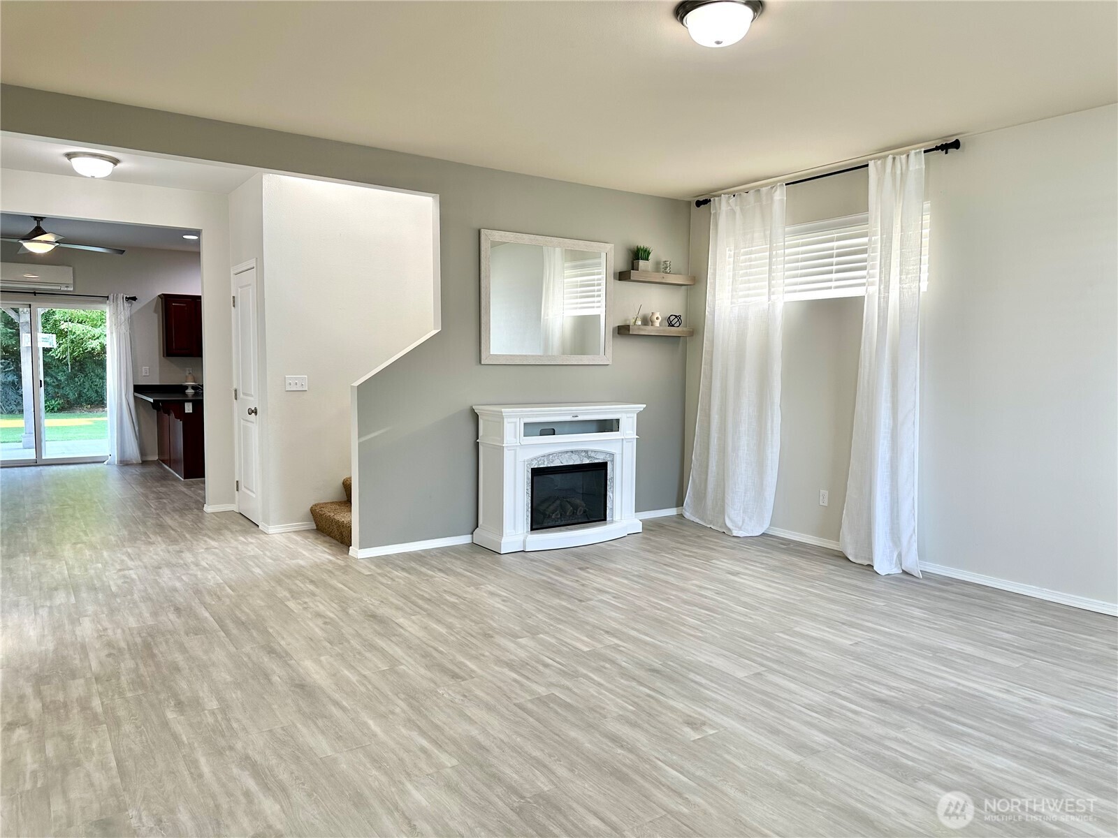 1502 E Spokane Avenue