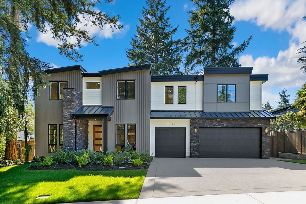 Photo of 10843 104th Avenue NE, Kirkland, WA 98033 (MLS # 2140093)