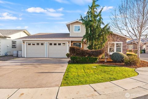 Photo of 705 Kachess Lane, Zillah, WA 98953 (MLS # 2465821)