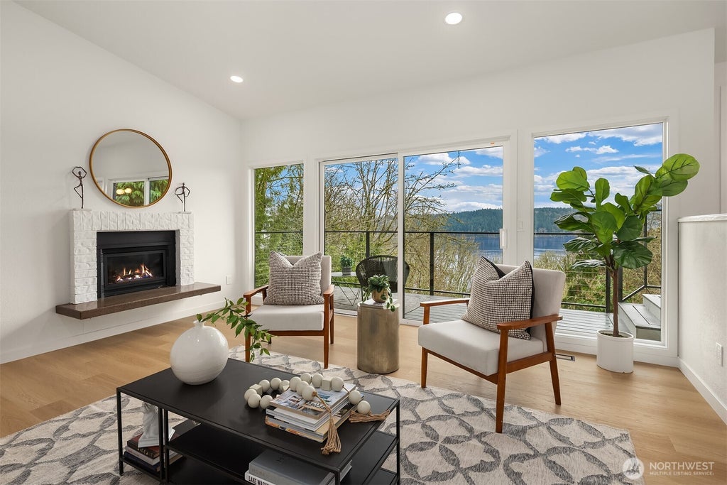 Photo of 14214 Westwood Place NE, Seattle, WA 98125 (MLS # 2588730)