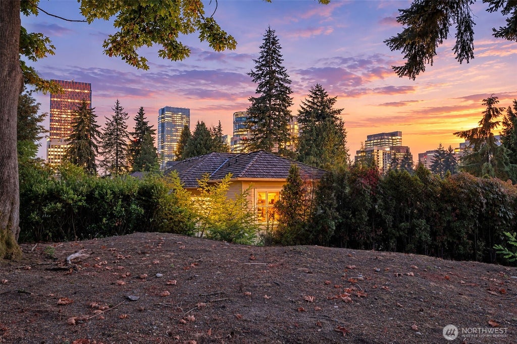 Photo of 1260 108th Avenue NE, Bellevue, WA 98004 (MLS # 2582734)
