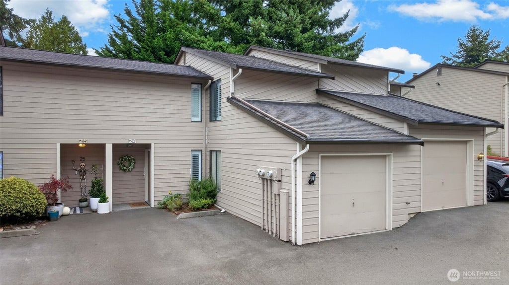 Photo of 1555 Union Avenue NE #24E, Renton, WA 98059 (MLS # 2585675)