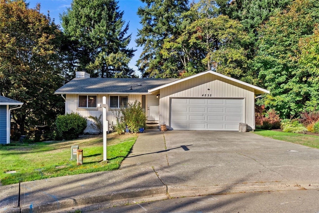 Photo of 4232 SW 328th Court, Federal Way, WA 98023 (MLS # 2598170)