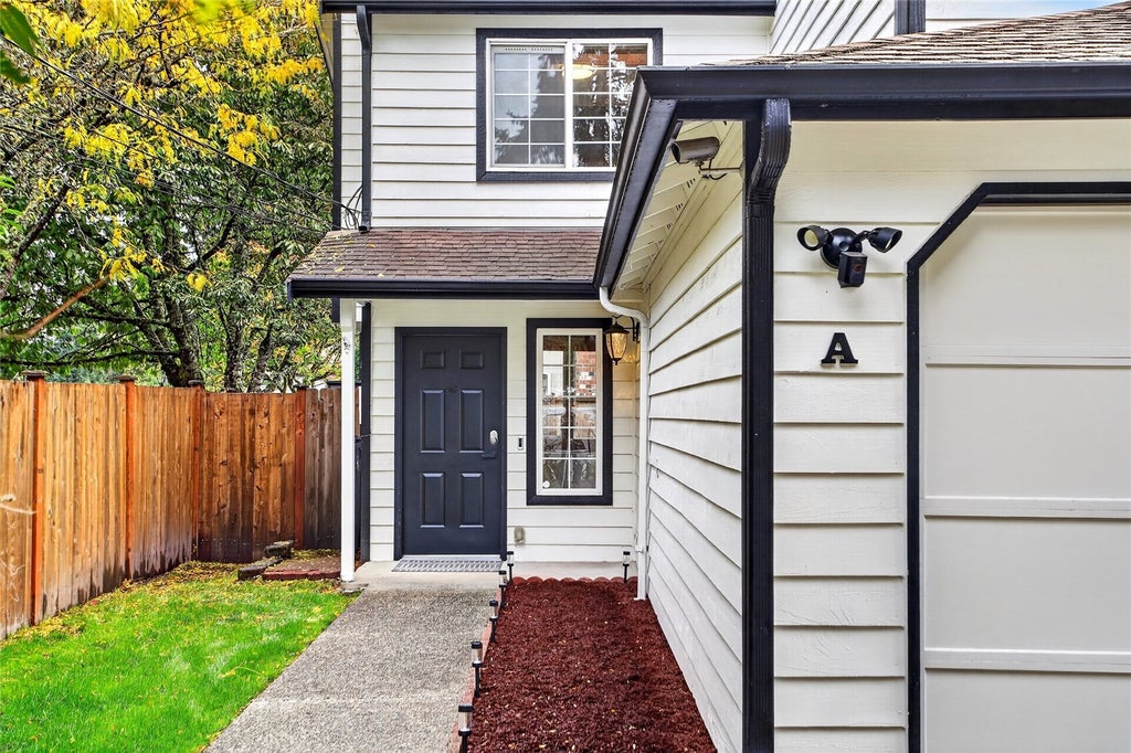 Photo of 1930 W Cypress Way #A, Lynnwood, WA 98036 (MLS # 2594942)