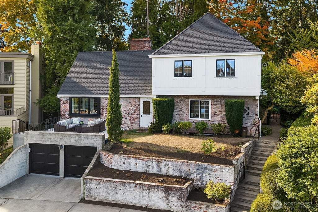 Photo of 3938 NE Belvoir Place, Seattle, WA 98105 (MLS # 2589187)