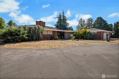 Photo of 2222 176th Street E, Tacoma, WA 98445 (MLS # 2571428)