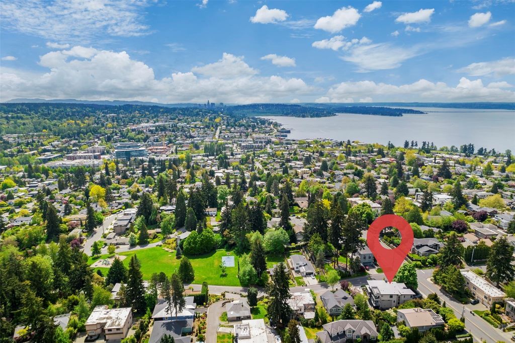 Photo of 1306 3rd Street, Kirkland, WA 98033 (MLS # 1936887)