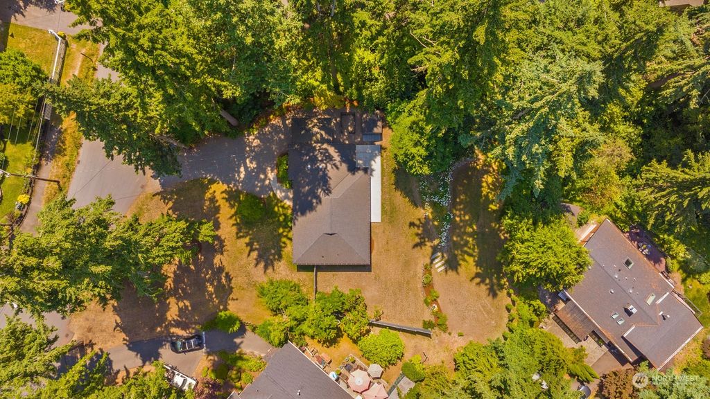 Photo of 2206 SW 150th Street, Burien, WA 98166 (MLS # 2126332)