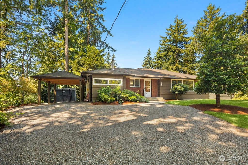 Photo of 2206 SW 150th Street, Burien, WA 98166 (MLS # 2126332)