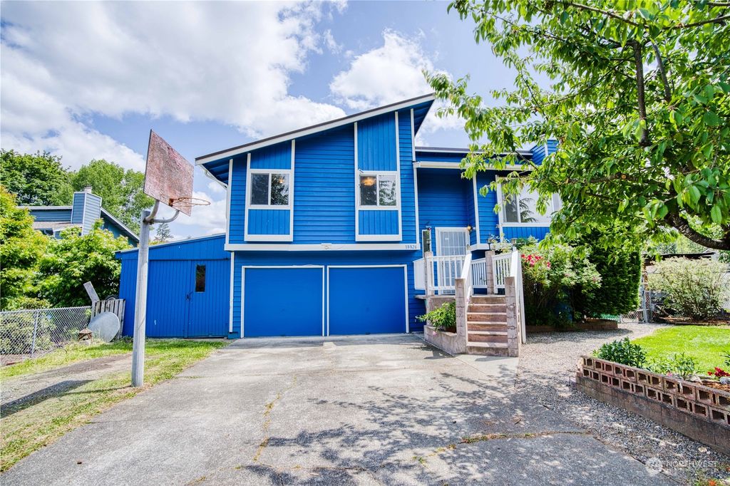 Photo of 18826 110th Court SE, Renton, WA 98055 (MLS # 2075387)