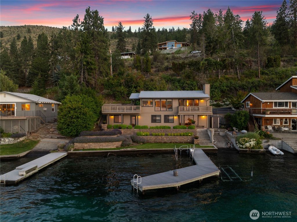 Photo of 3150 S Lakeshore Road, Chelan, WA 98816 (MLS # 2489549)