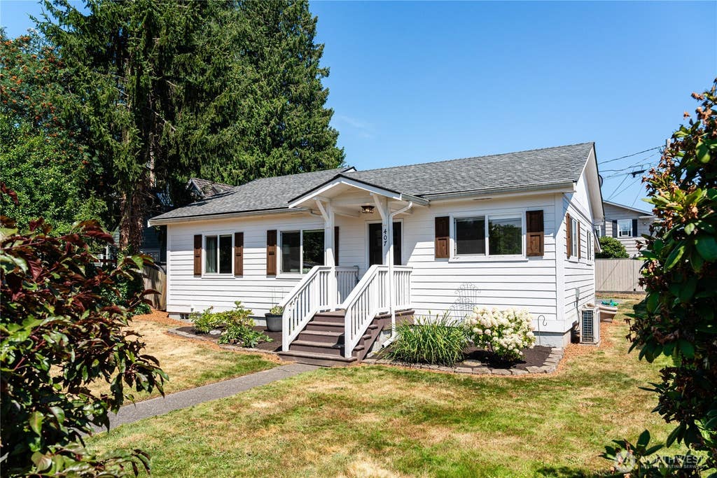 Photo of 407 N Gifford Avenue, Arlington, WA 98223 (MLS # 2553472)
