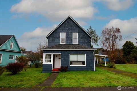 Photo of 412 5th Street, Hoquiam, WA 98550 (MLS # 2459338)