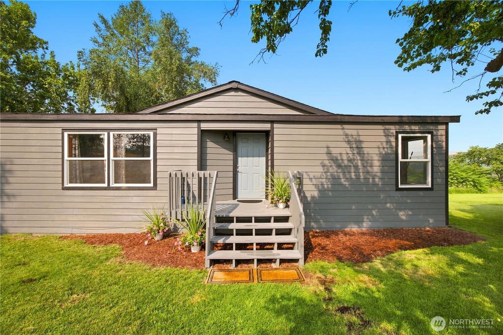 Photo of 26575 HWY 97, Brewster, WA 98812 (MLS # 2563939)