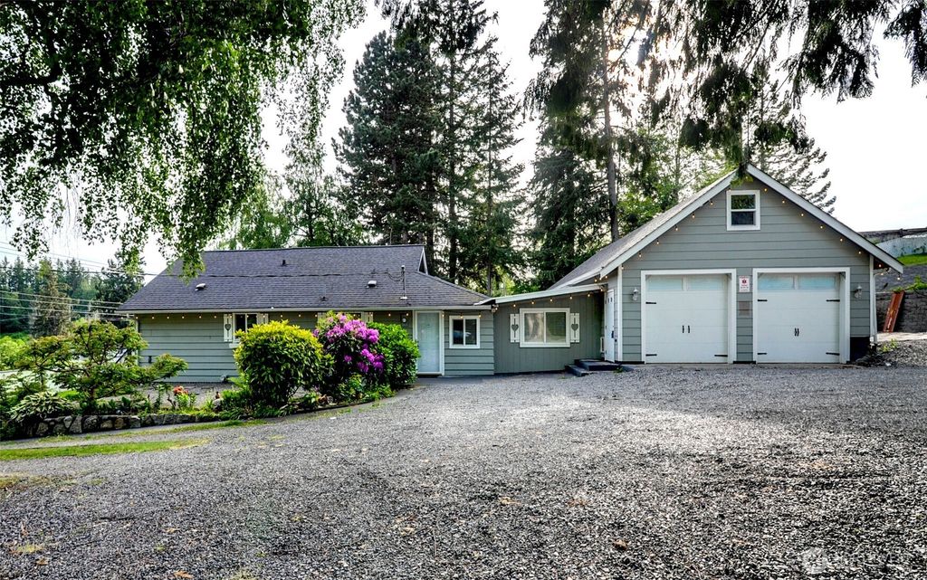 Photo of 9807 S Lake Stevens Road, Lake Stevens, WA 98258 (MLS # 2354944)