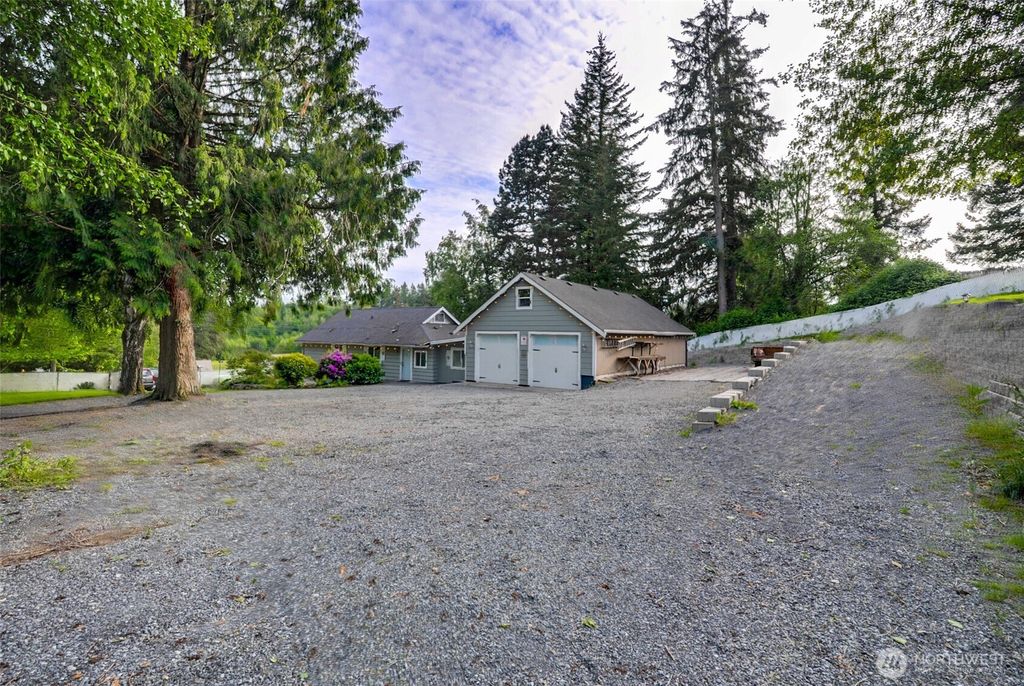 Photo of 9807 S Lake Stevens Road, Lake Stevens, WA 98258 (MLS # 2354944)