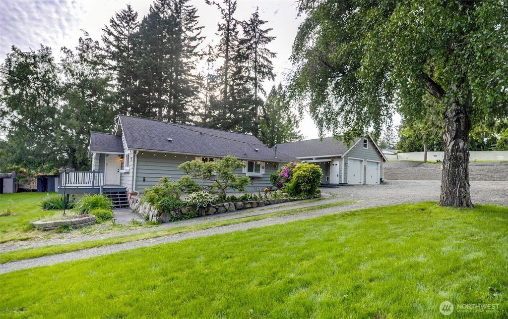 Photo of 9807 S Lake Stevens Road, Lake Stevens, WA 98258 (MLS # 2354944)
