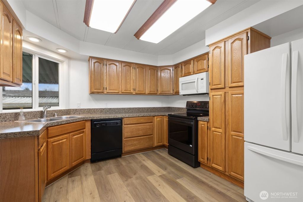 Photo of 11436 SE 208th Street #7, Kent, WA 98031 (MLS # 2481099)