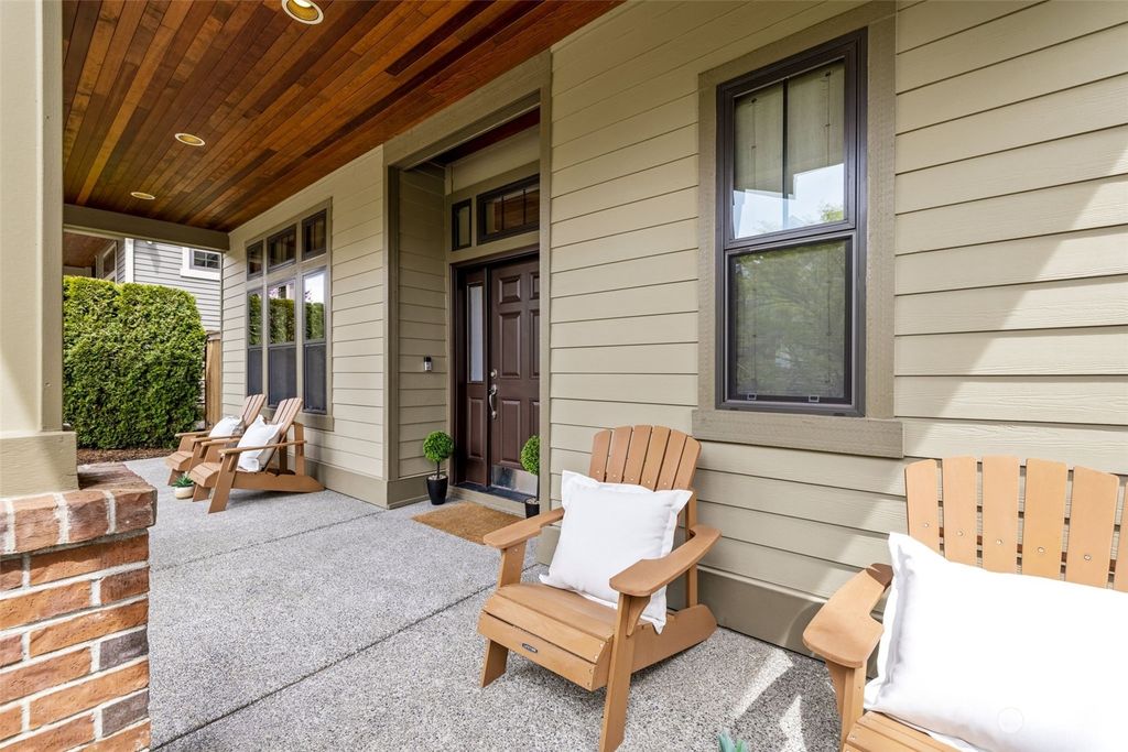 Photo of 1466 29th Place NE, Issaquah, WA 98029 (MLS # 2043678)