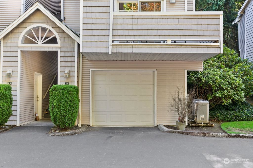 Photo of 601 12th Avenue NW #E6, Issaquah, WA 98027 (MLS # 2151694)