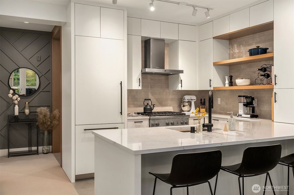 Photo of 1730 N Northlake Way #415, Seattle, WA 98103 (MLS # 2371840)