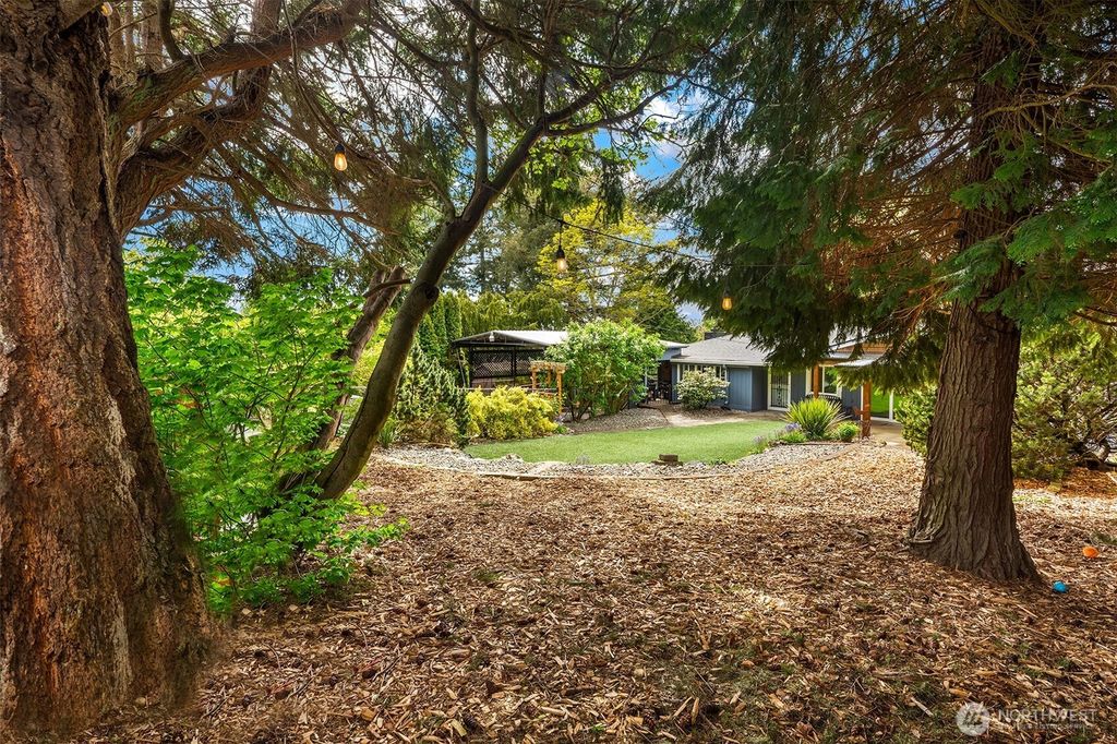 Photo of 10919 28th Avenue SW, Seattle, WA 98146 (MLS # 2368635)