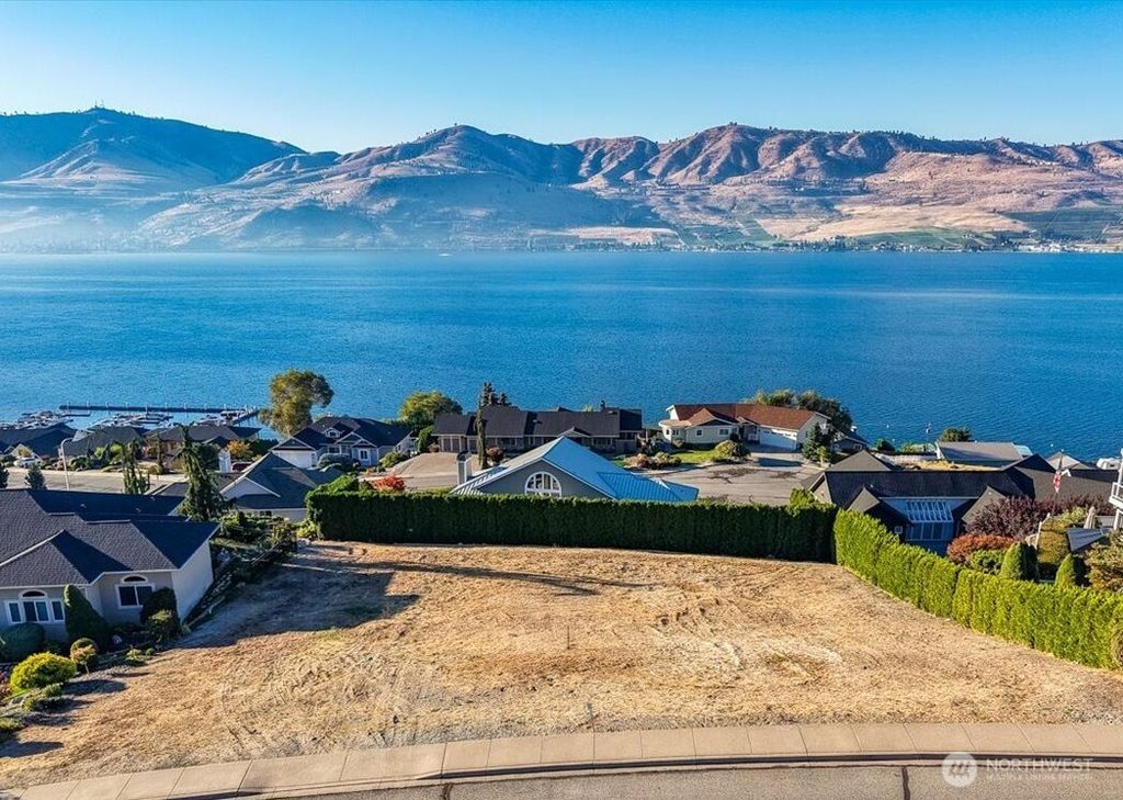 Photo of 109 Apple Avenue, Chelan, WA 98816 (MLS # 2505043)