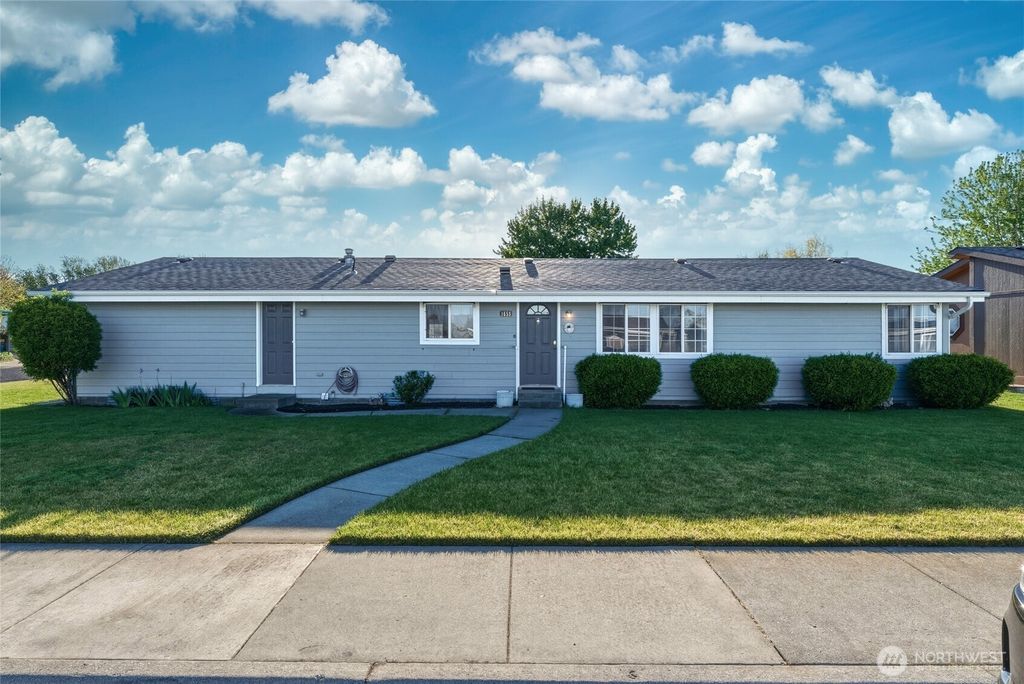 Photo of 1655 SE Hickory Court, College Place, WA 99324 (MLS # 2516097)