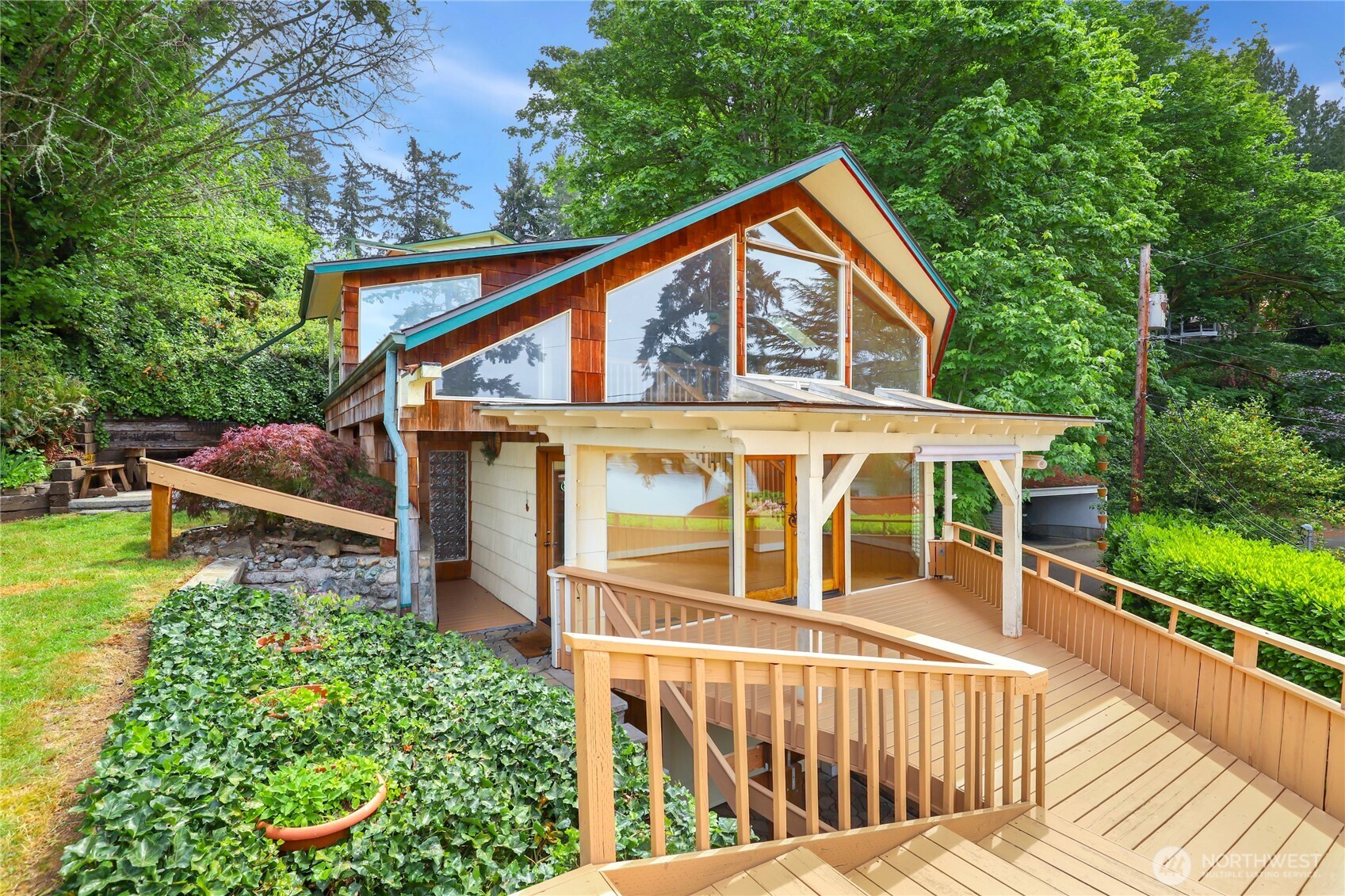3542 Mathews Drive NW