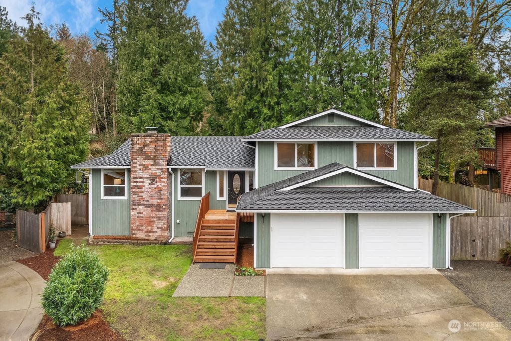 Photo of 16035 SE 167th PL Pl, Renton, WA 98058 (MLS # 2201367)
