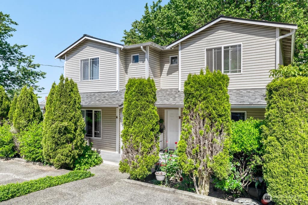 Photo of 6101 McDougal Avenue, Everett, WA 98203 (MLS # 2571254)