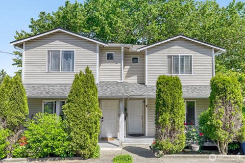Photo of 6101 McDougal Avenue, Everett, WA 98203 (MLS # 2571254)