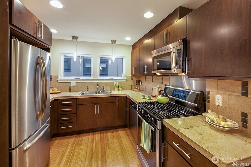 3841 Woodland Park Avenue N B