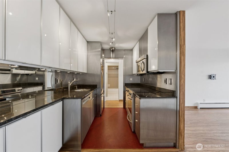 320 Melrose Avenue E 403
