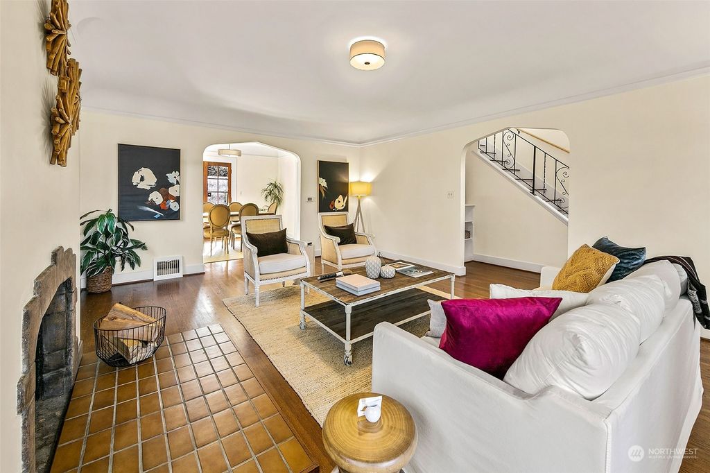 Photo of 2509 E Miller Street, Seattle, WA 98112 (MLS # 2028440)