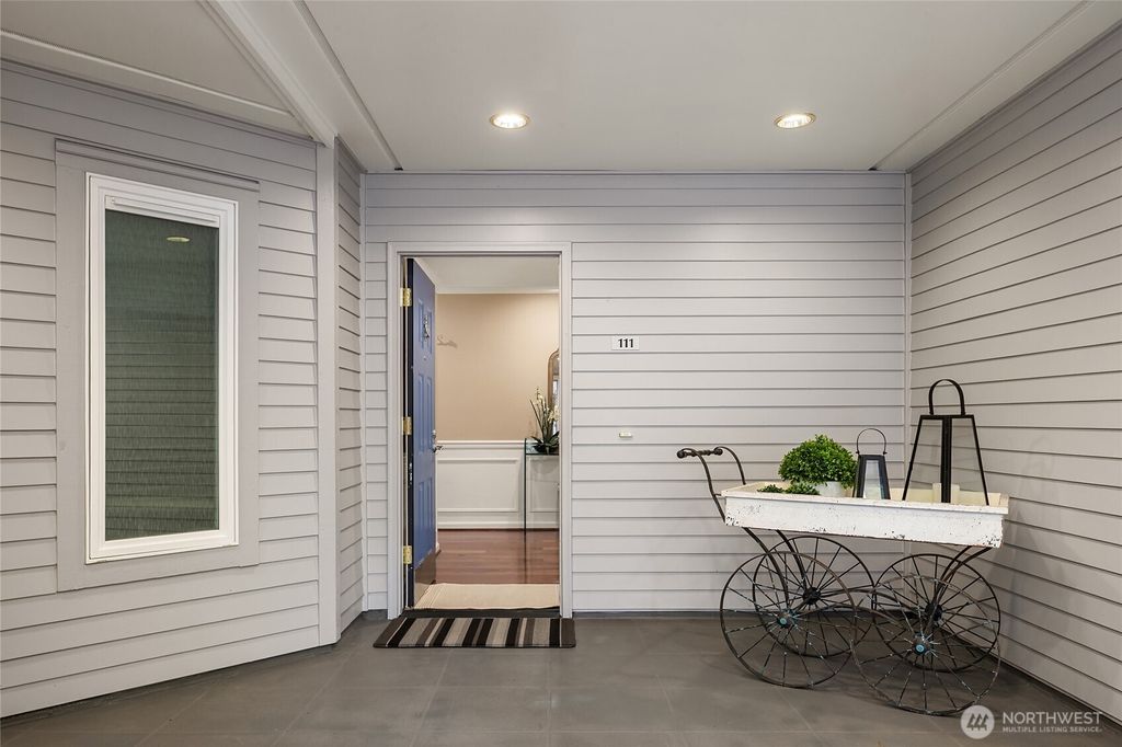 Photo of 410 2nd Avenue S #111, Kirkland, WA 98033 (MLS # 2530458)