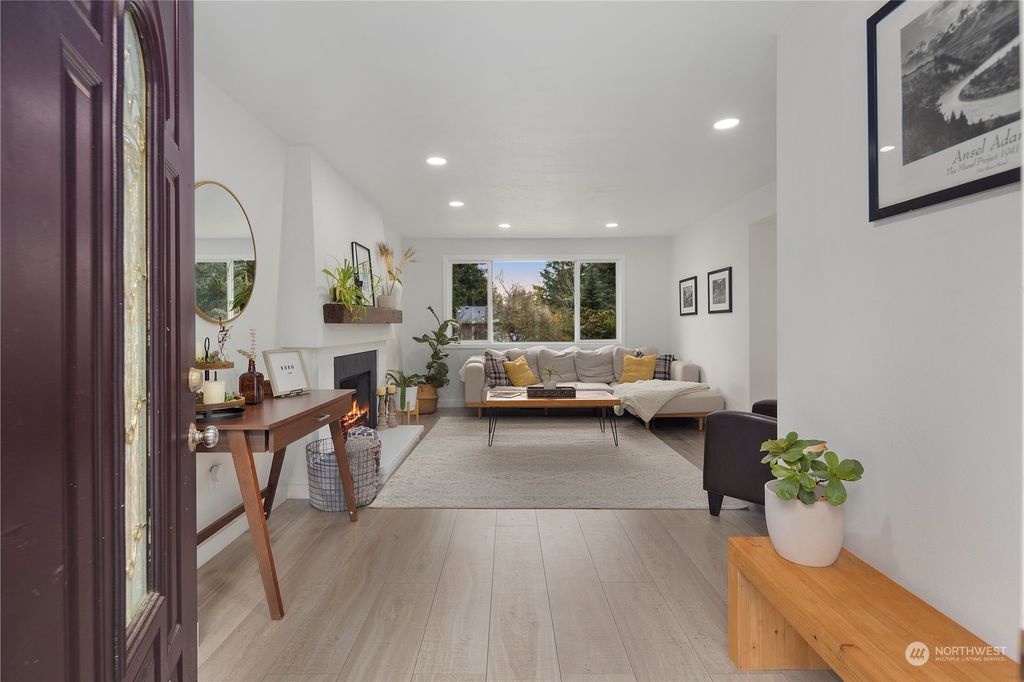 Photo of 6109 NE 203rd Street, Kenmore, WA 98028 (MLS # 2039049)