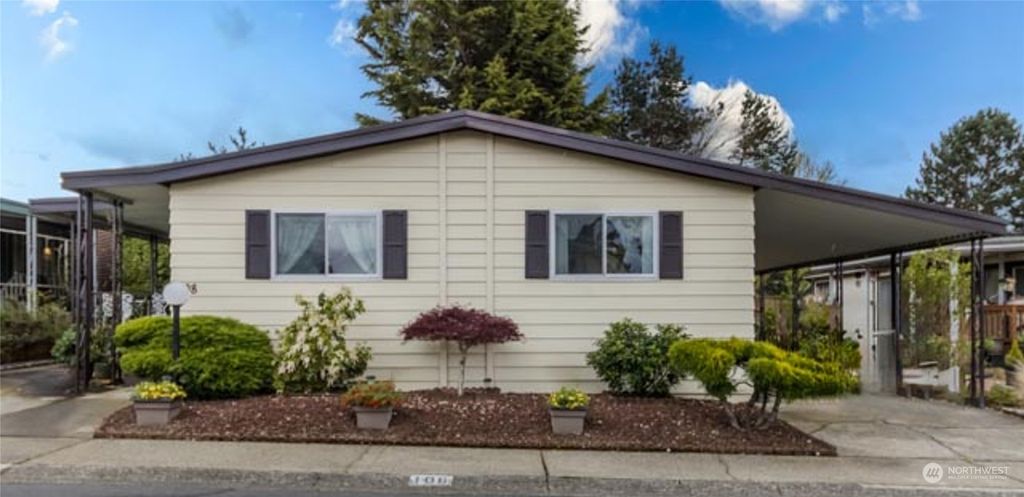 Photo of 11436 SE 208th Street #108, Kent, WA 98031 (MLS # 2210161)